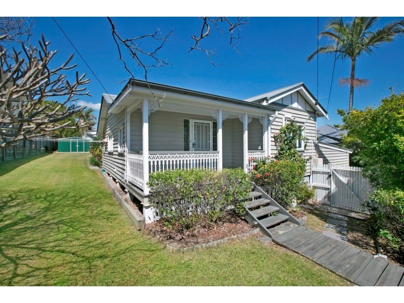 54 Crown Street, Wynnum QLD 4178
