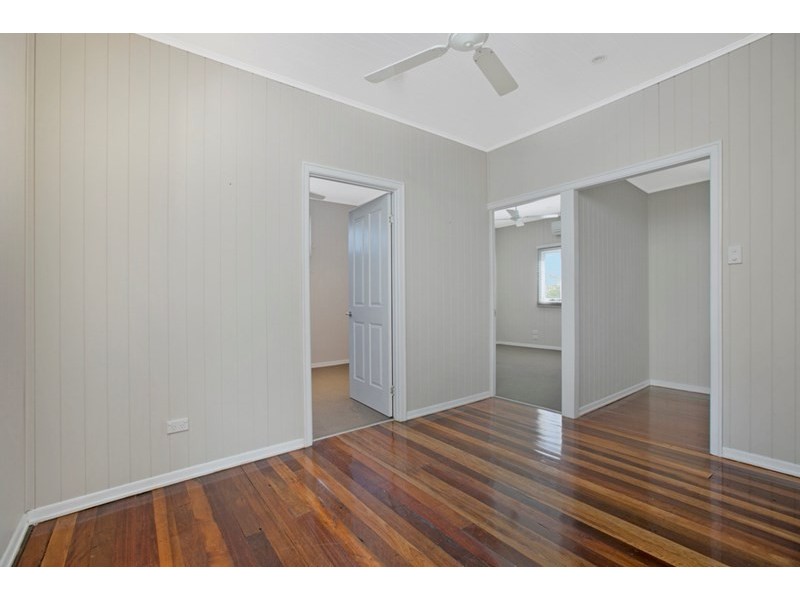 54 Crown Street, Wynnum QLD 4178