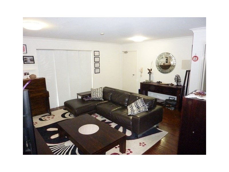 Unit 2, 27 Rolle Street, Holland Park West QLD 4121