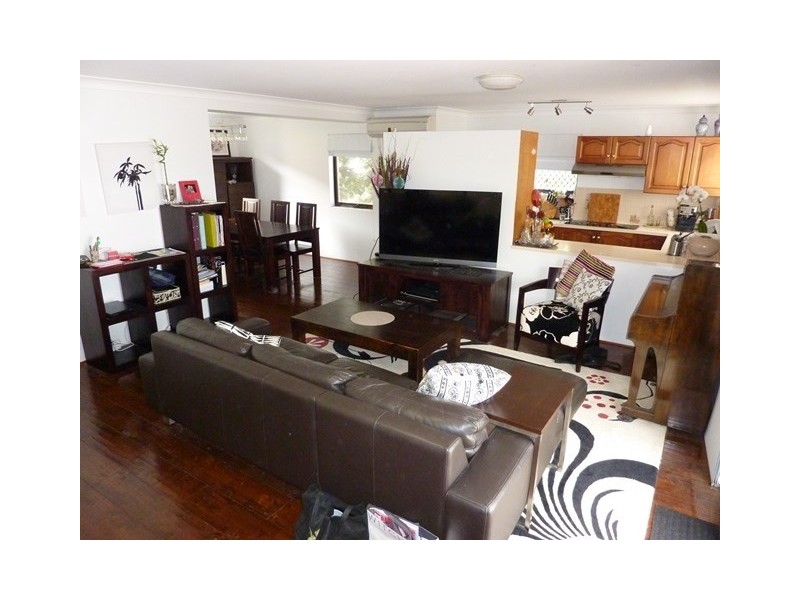 Unit 2, 27 Rolle Street, Holland Park West QLD 4121