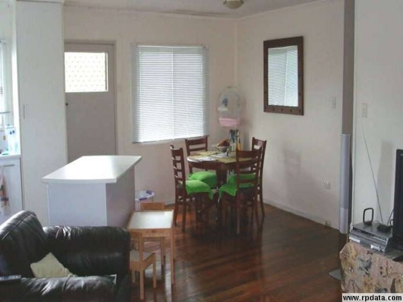 205 Kianawah Road, Wynnum West QLD 4178