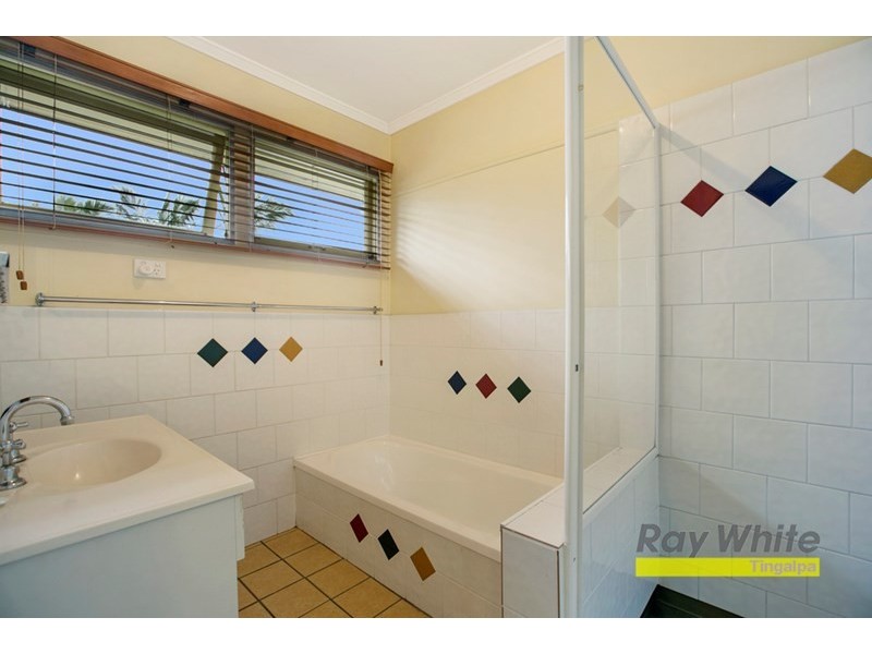 17 Barbara Street, Manly West QLD 4179