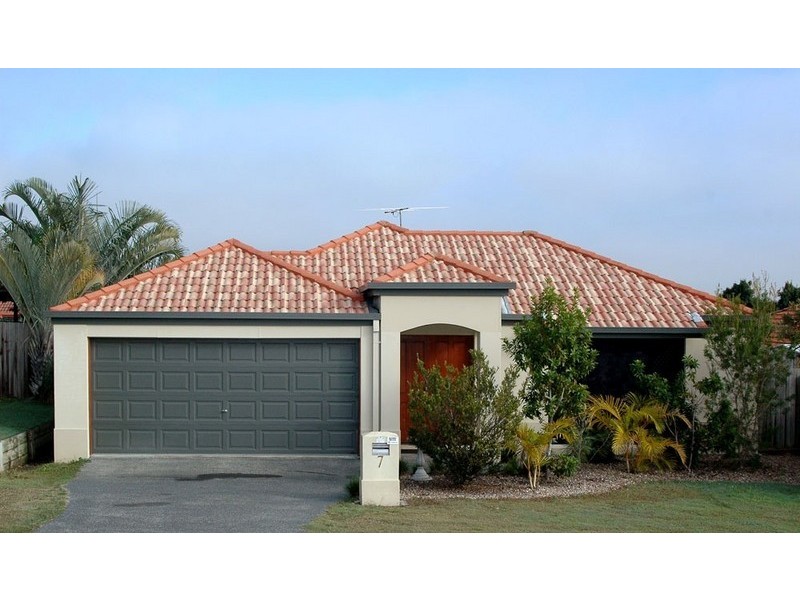 7 Manor Crescent, Wakerley QLD 4154