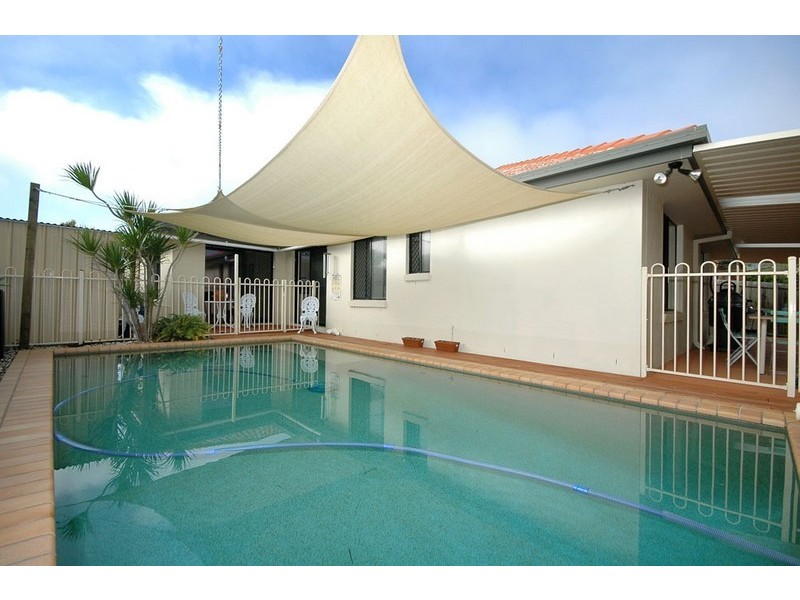 7 Manor Crescent, Wakerley QLD 4154