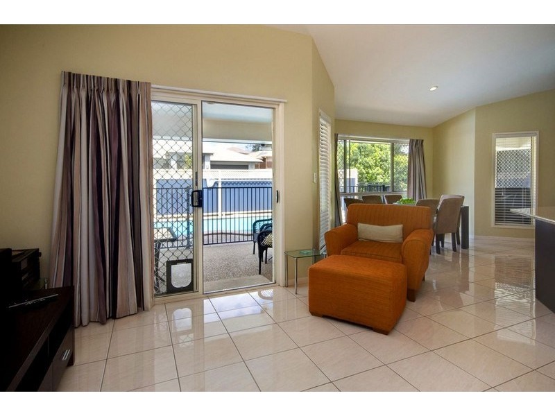 98 Brokenwood Circuit, Gumdale QLD 4154