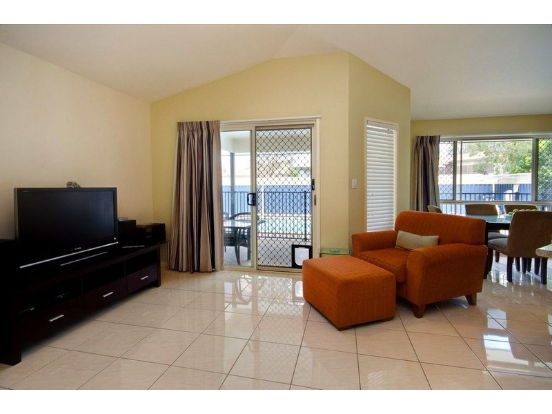 98 Brokenwood Circuit, Gumdale QLD 4154