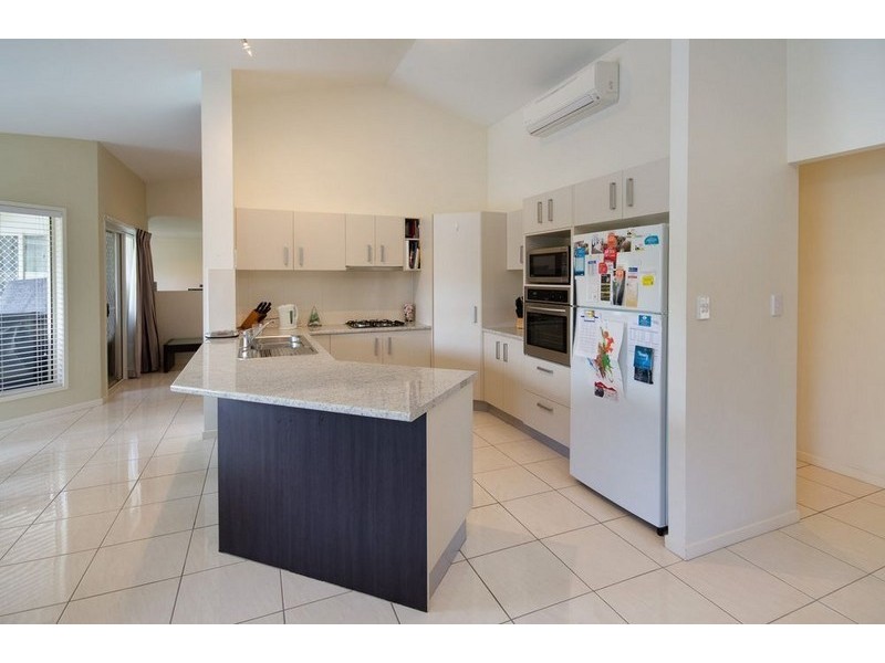 98 Brokenwood Circuit, Gumdale QLD 4154