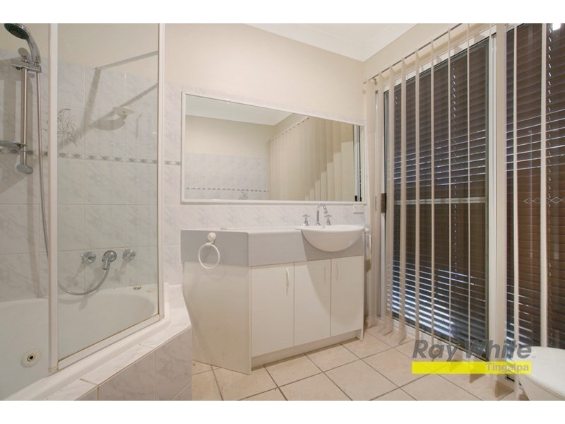 9 Christina Place, Belmont QLD 4153