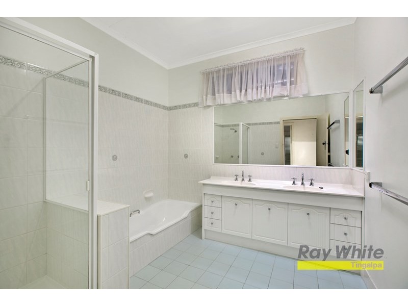 11 Kooralgin Street, Manly QLD 4179