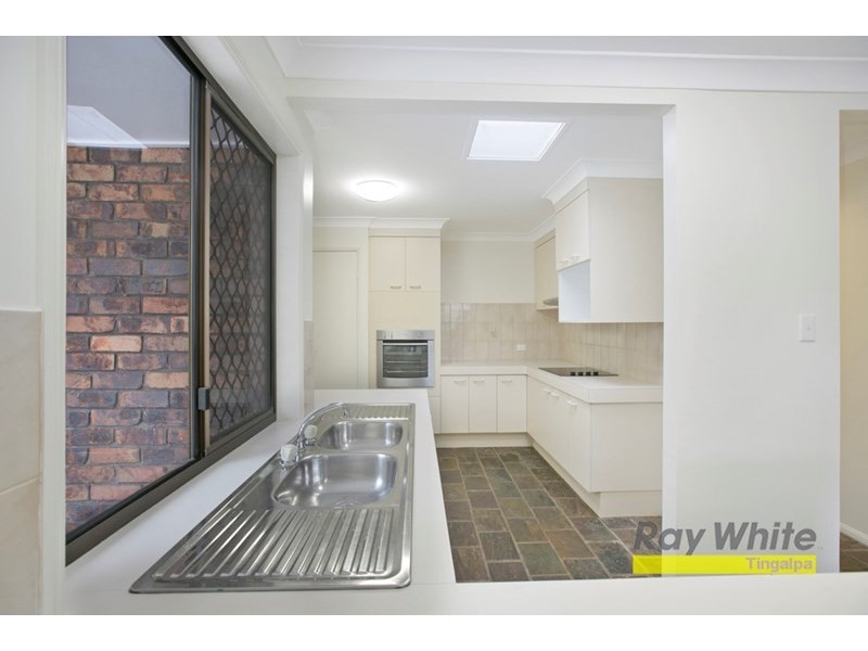 9 Maxwell Place, Wynnum West QLD 4178