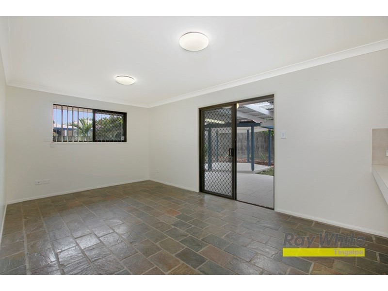 9 Maxwell Place, Wynnum West QLD 4178