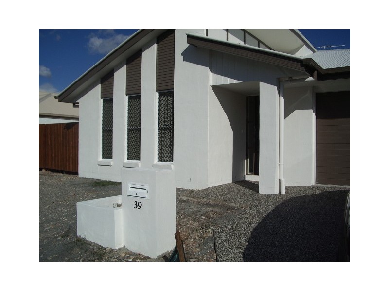 39 Rymera Crescent, Wakerley QLD 4154