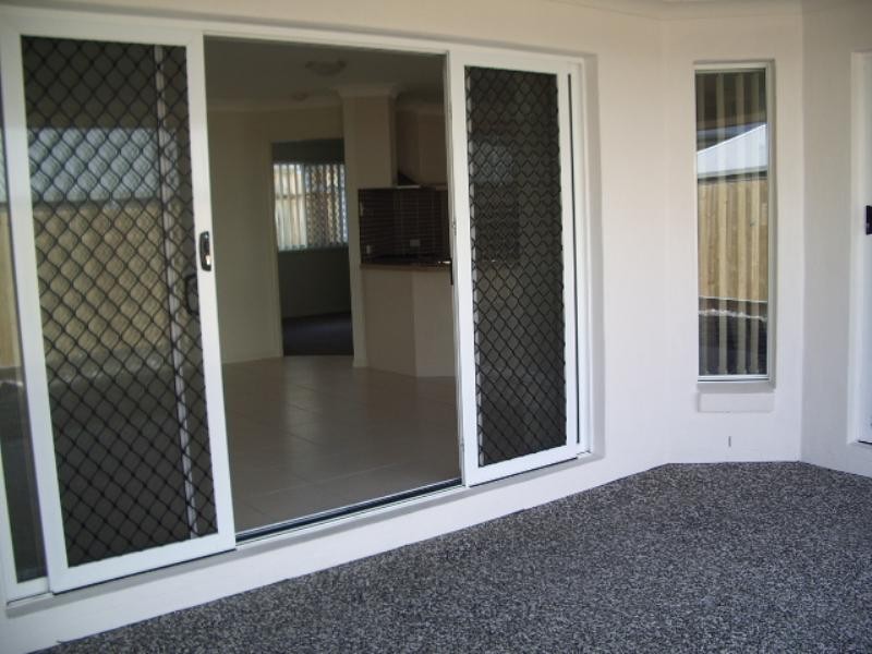39 Rymera Crescent, Wakerley QLD 4154