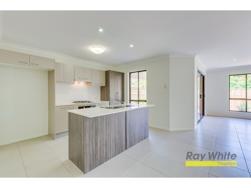 2/22 VALLEY Road, Wellington Point QLD 4160