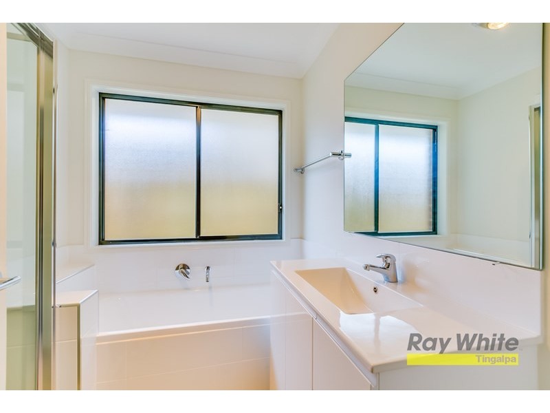 2/22 VALLEY Road, Wellington Point QLD 4160