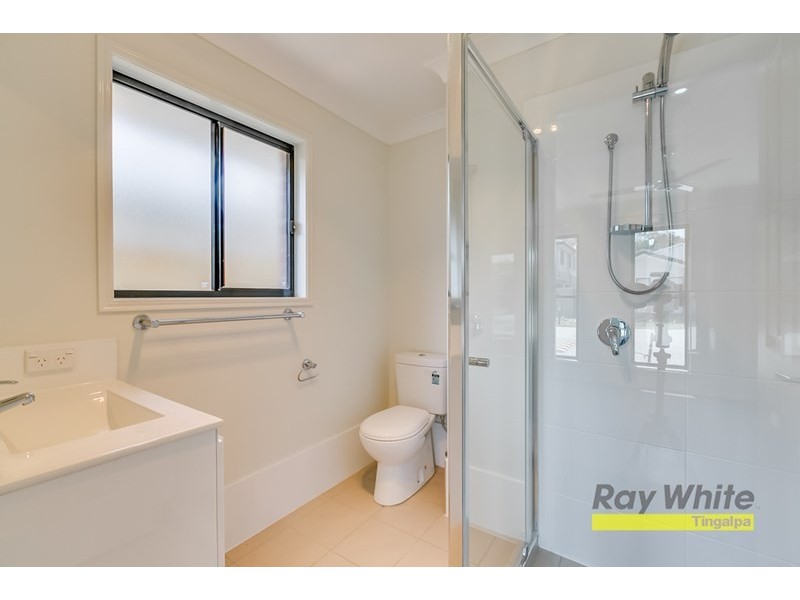 2/22 VALLEY Road, Wellington Point QLD 4160