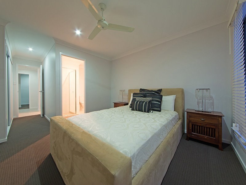2/22 VALLEY Road, Wellington Point QLD 4160