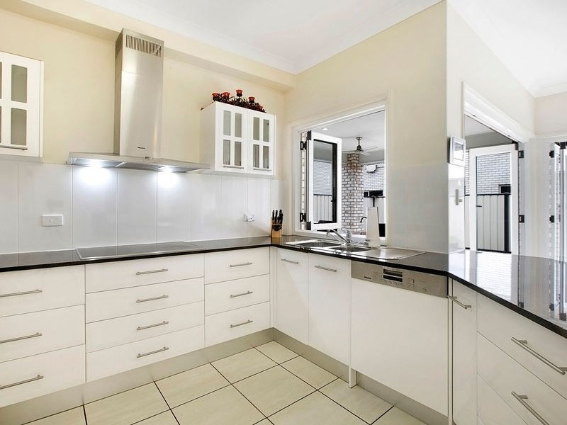 6 Balgowlah Street, Wakerley QLD 4154