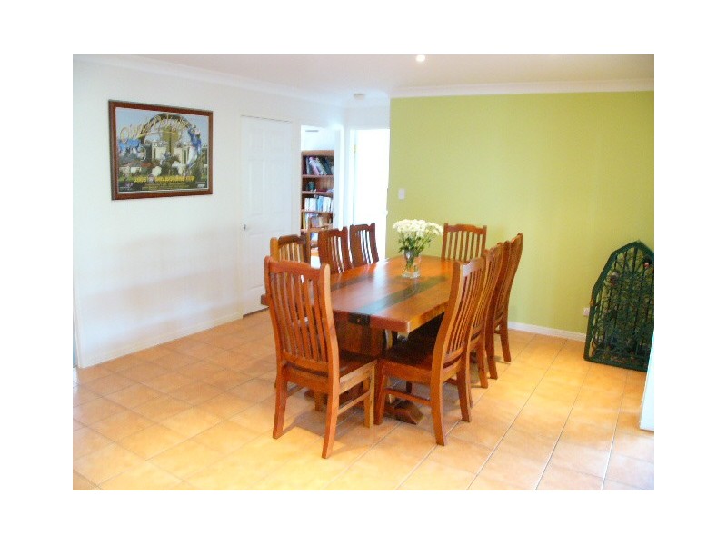 15 Manor Crescent, Wakerley QLD 4154