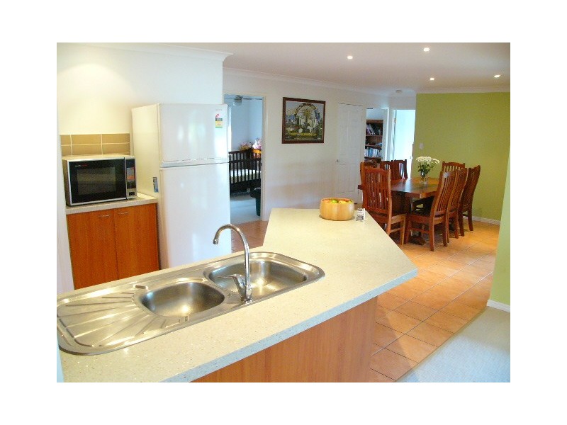 15 Manor Crescent, Wakerley QLD 4154