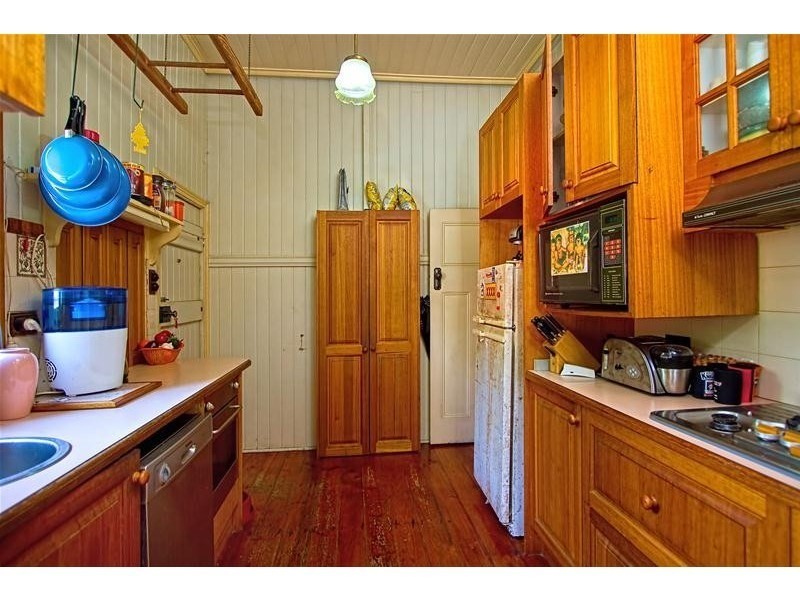 15 Cromwell Street, Wooloowin QLD 4030