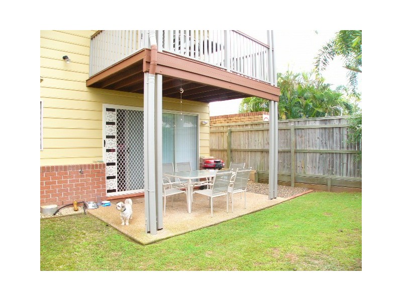 4/11 Trevalley Street, Manly West QLD 4179