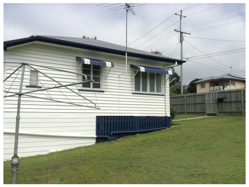 54 Curtis Street, Manly QLD 4179