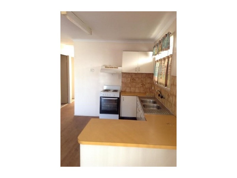 19 Walnut Street, Wynnum QLD 4178