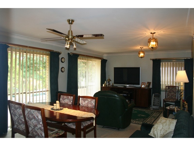 8 Majura Street, Belmont QLD 4153