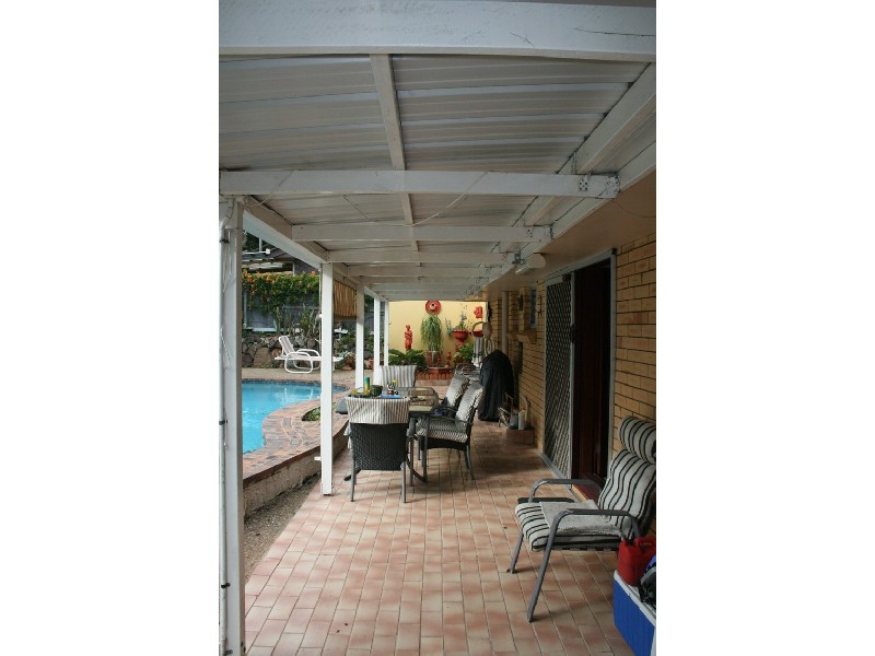 8 Majura Street, Belmont QLD 4153