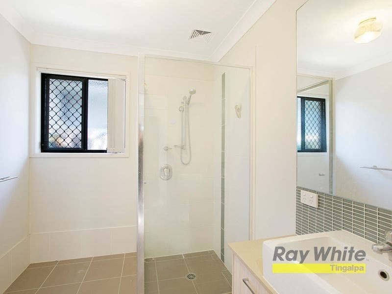 19 LACHLAN Drive, Wakerley QLD 4154