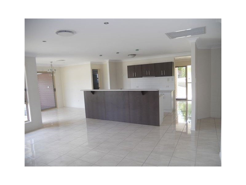 3 Hayes Street, Wakerley QLD 4154