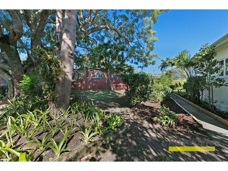 24 Randall Road, Wynnum West QLD 4178