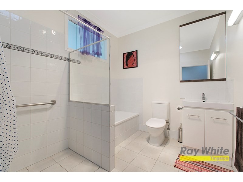 24 Randall Road, Wynnum West QLD 4178