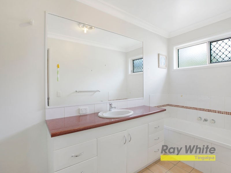 6 MATLOCK Court, Hemmant QLD 4174