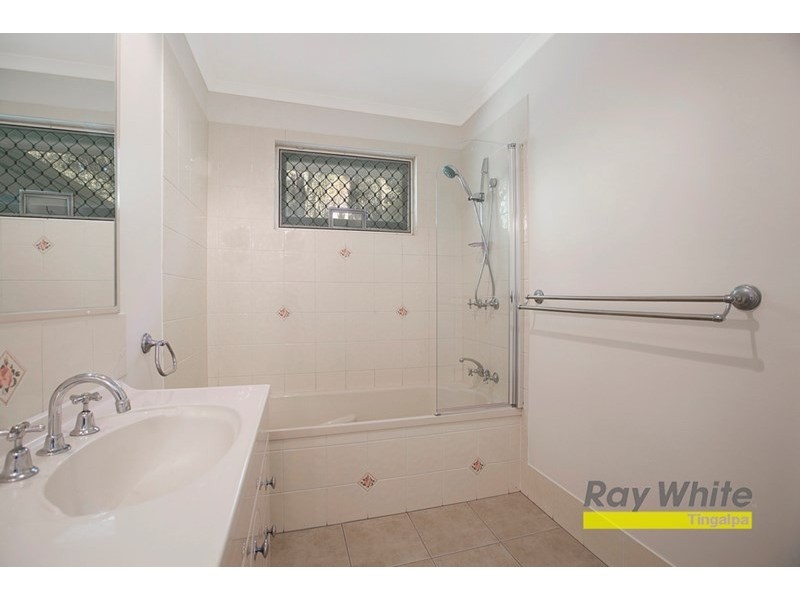 24 Coreen Street, Wynnum QLD 4178