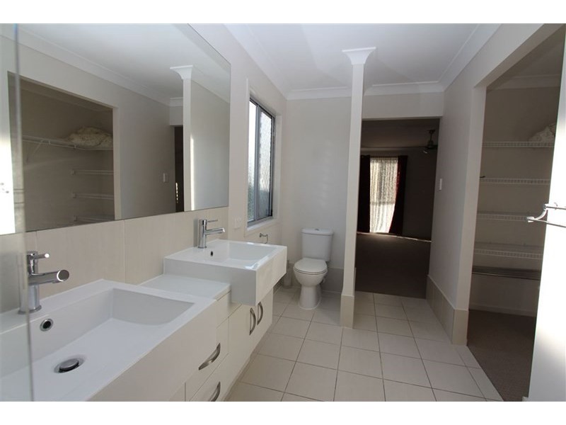 17 Terraldon Circuit, Gumdale QLD 4154