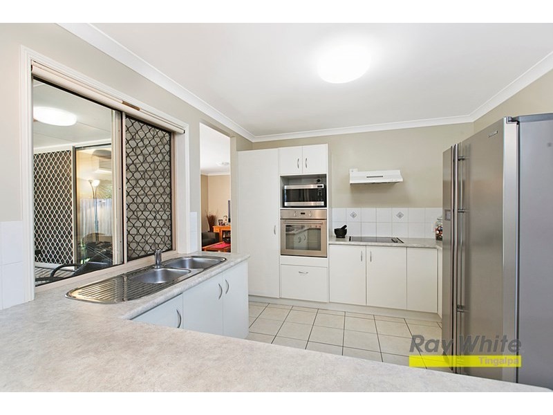 27 Glenwood Place, Hemmant QLD 4174