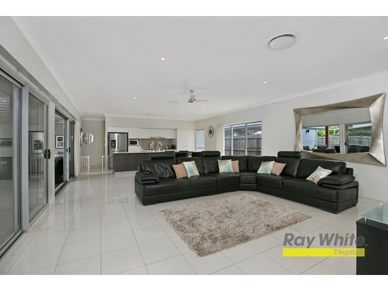 11 Thomson Place, Wakerley QLD 4154