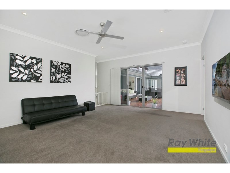 11 Thomson Place, Wakerley QLD 4154