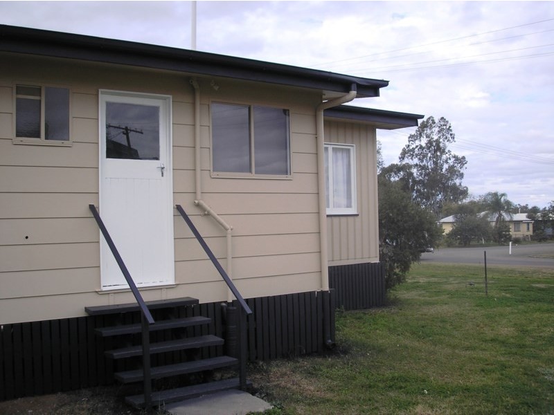 6 Moore Street, Wandoan QLD 4419