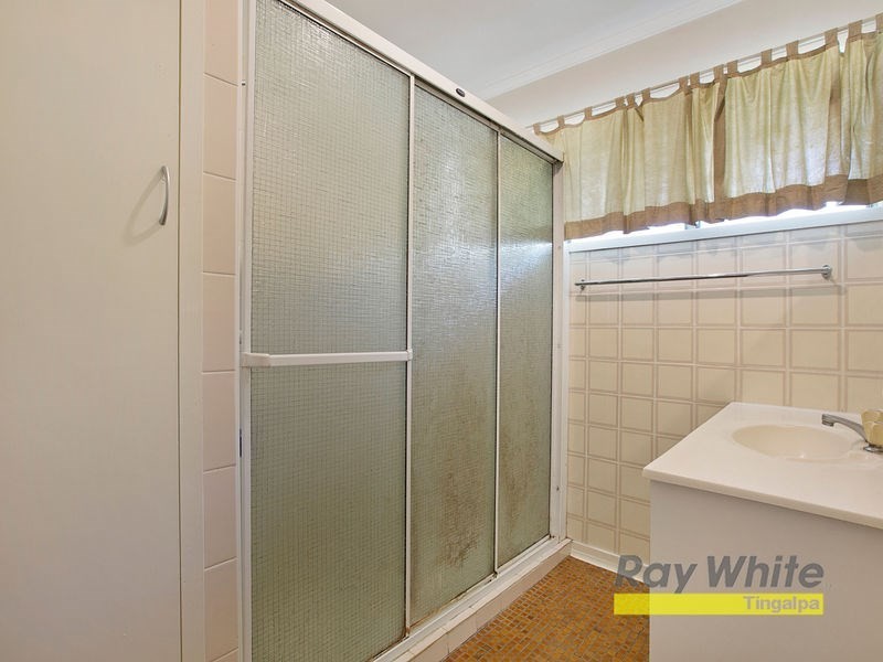 8 Gateway Street, Wynnum West QLD 4178