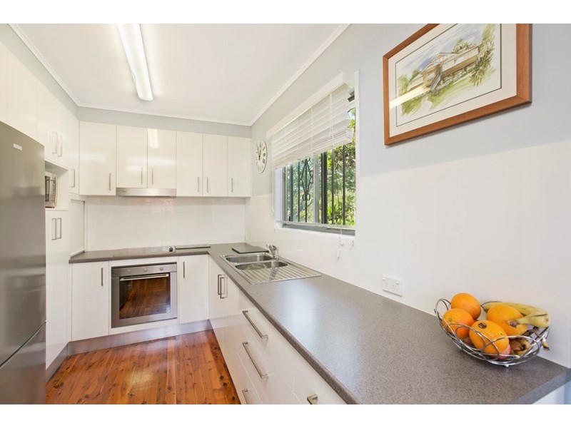 48 Roseberry Parade, Wynnum West QLD 4178