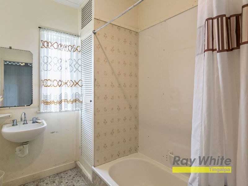 27 Glading Street, Manly West QLD 4179