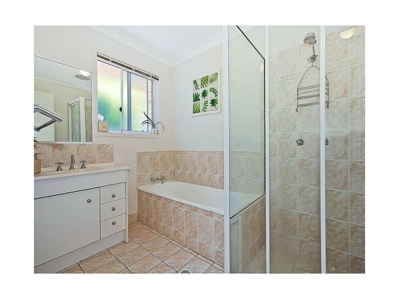 75 School Road, Wynnum West QLD 4178