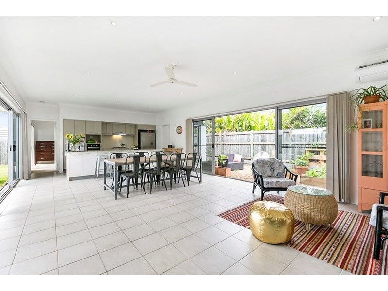 25 Macquarie Street, Wakerley QLD 4154