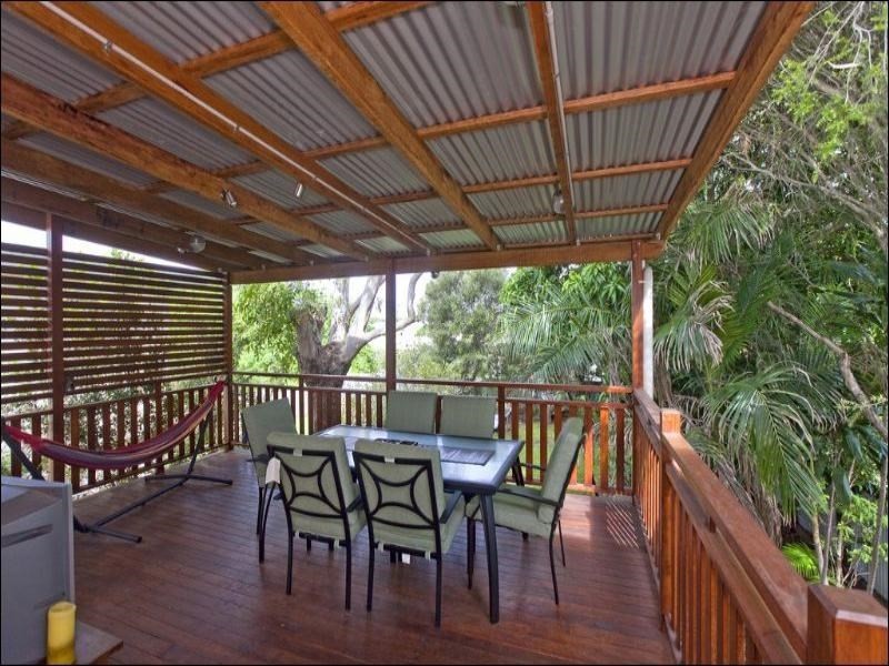 30 Madgwick Street, Wynnum QLD 4178