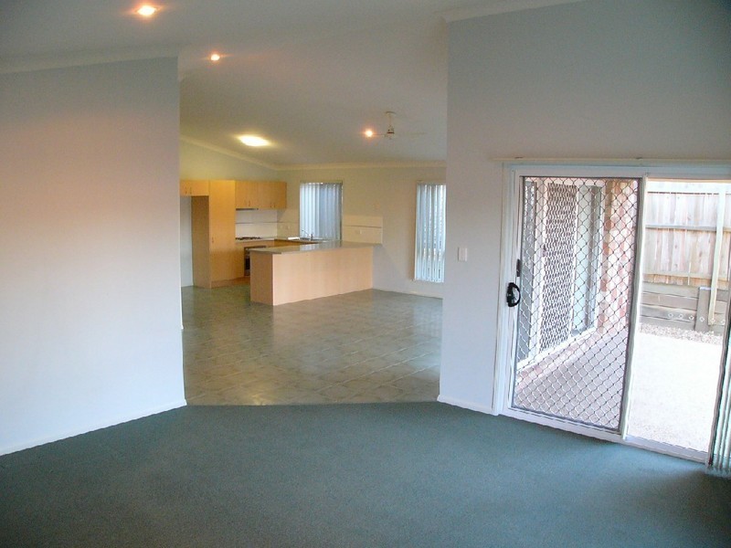 16 Jasmine Street, Wakerley QLD 4154