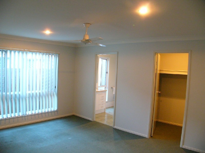 16 Jasmine Street, Wakerley QLD 4154