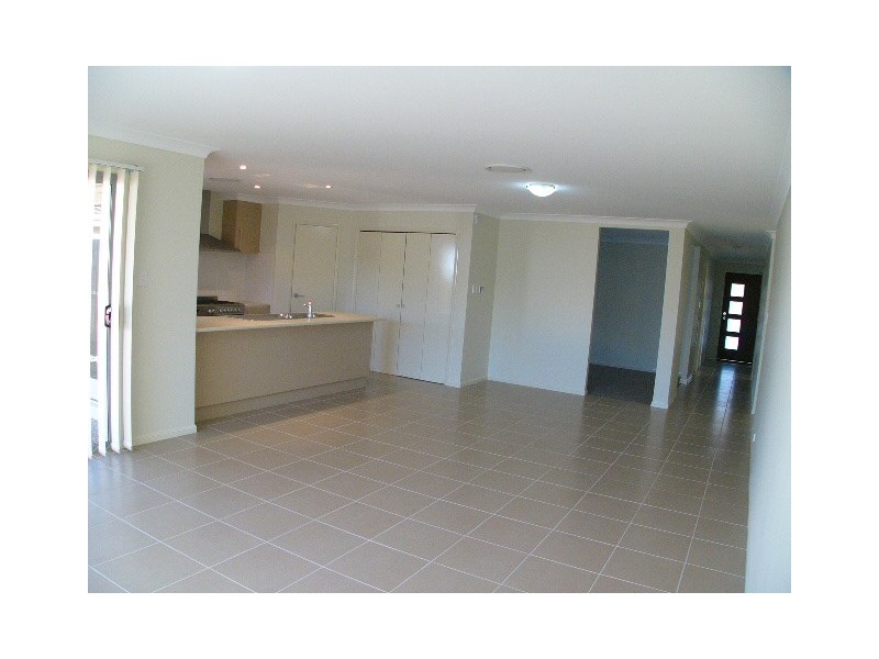 5 Rymera Crescent, Gumdale QLD 4154